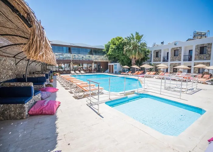 Hotel Khai 4*
