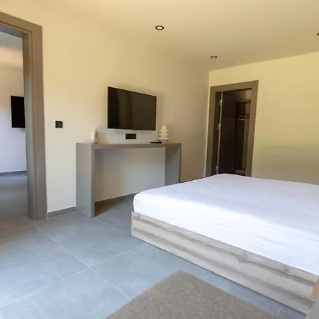 Hotel Khai 4*