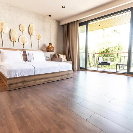 Hotel Khai 4*