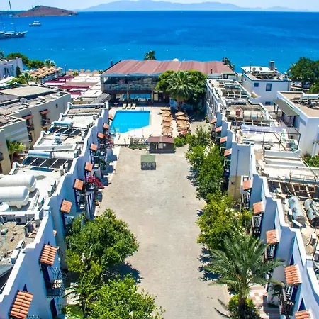 Hotel Khai 4*
