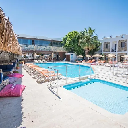 Hotel Khai 4*